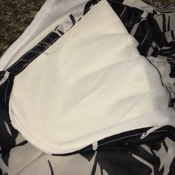 NWT Plus size floral hi low top - Picture 2 of 4